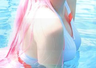 看Peach milky的少女美图合集，光怪陆离的青春印记